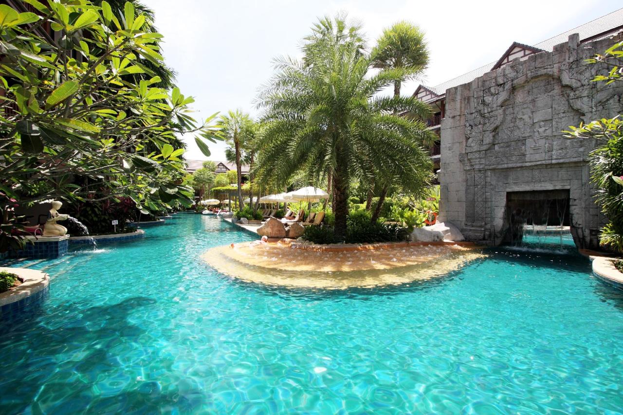 Kombinace - Kata Palm Beach Resort ****, Phuket, Bangkok Palace