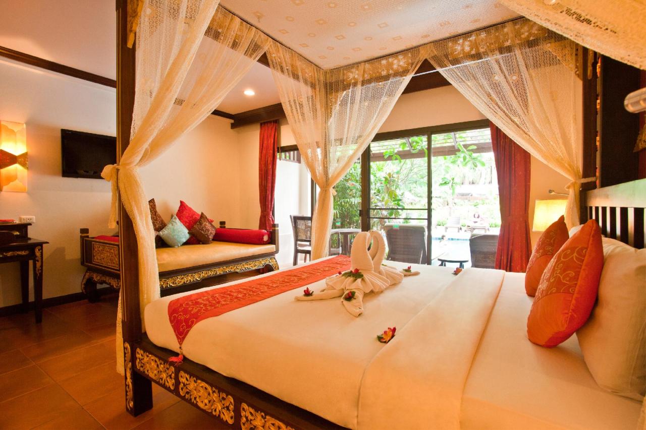 Kombinace - Kata Palm Beach Resort ****, Phuket, Bangkok Palace