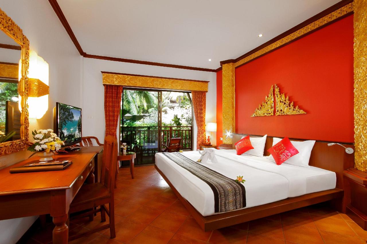 Kombinace - Kata Palm Beach Resort ****, Phuket, Bangkok Palace