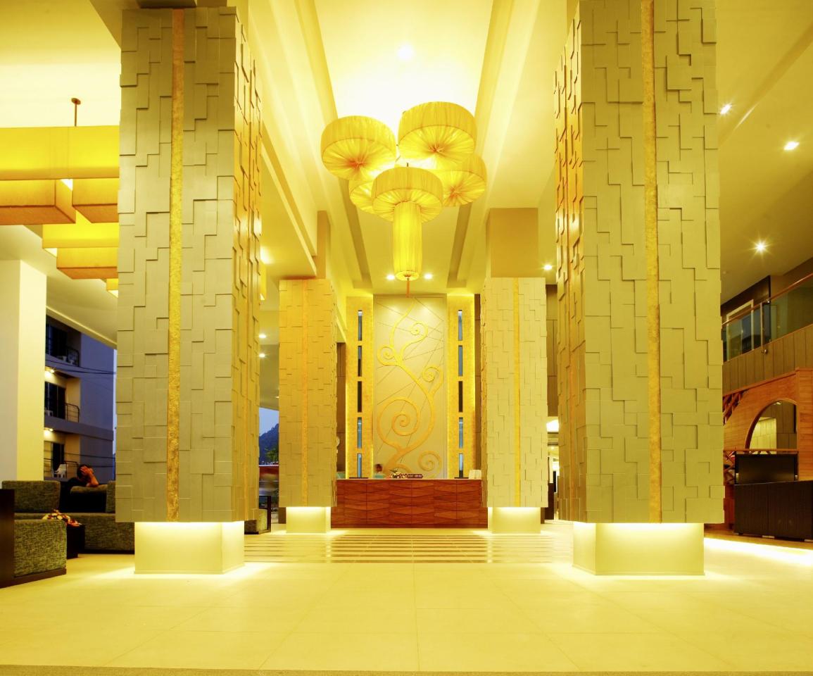 Kombinace - Andakira Hotel ***, Phuket, Bangkok Palace Hotel **