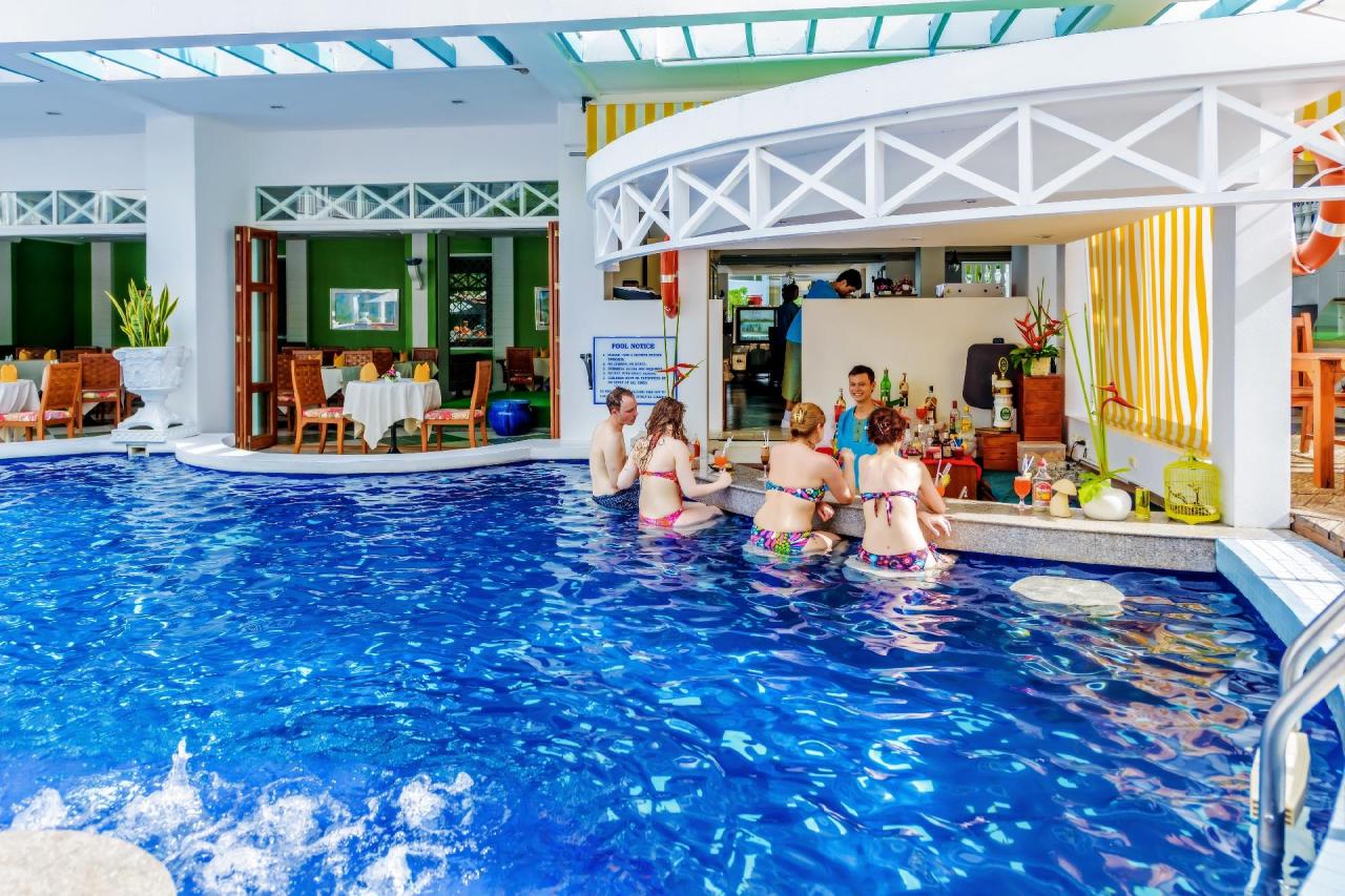 Kombinace - Andaman Seaview Hotel ****+, Phuket, Bangkok Palace