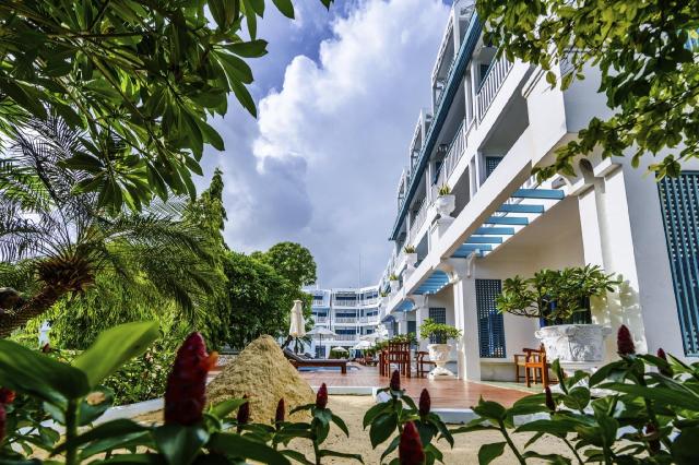 Kombinace - Andaman Seaview Hotel ****+, Phuket, Bangkok Palace