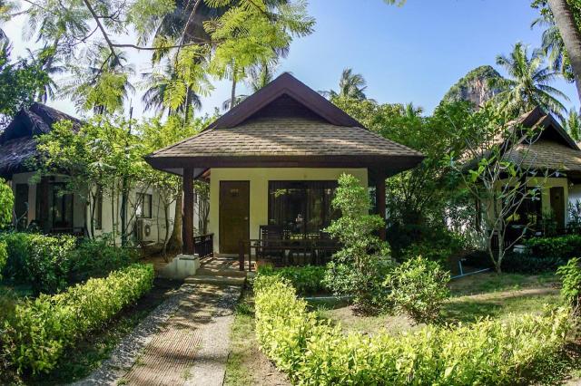 Kombinace - Sand Sea Resort ***, Krabi, Bangkok Palace Hotel **