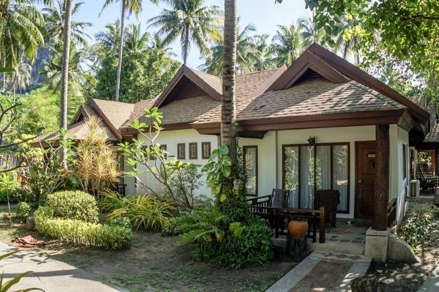 Kombinace - Sand Sea Resort ***, Krabi, Bangkok Palace Hotel **