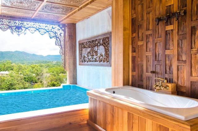 Kombinace - Santhiya Tree Resort ****, Ko Chang, Bangkok Palace