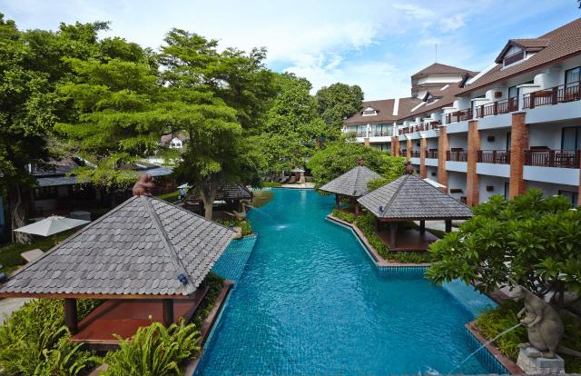 Kombinace - Woodlands Hotel ****, Pattaya, Bangkok Palace Hotel