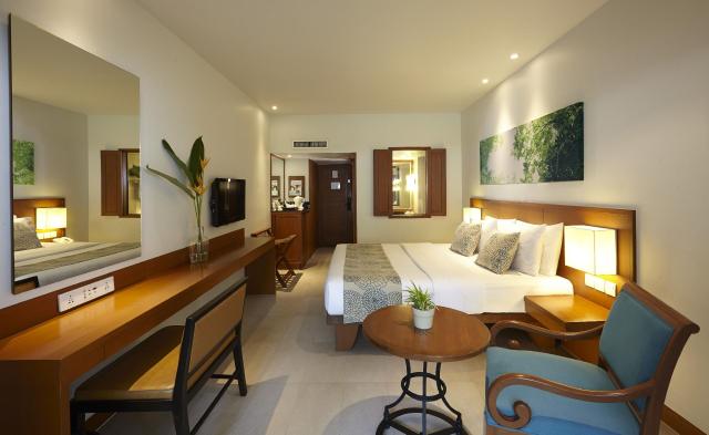 Kombinace - Woodlands Hotel ****, Pattaya, Bangkok Palace Hotel