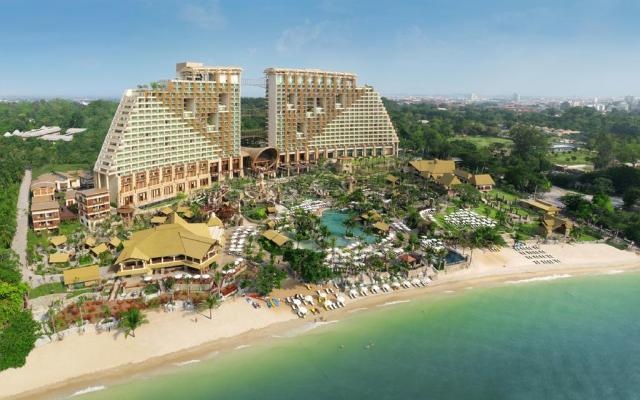 Kombinace - Centara Grand Mirage Resort *****, Pattaya, Bangkok