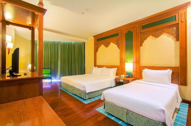 Kombinace - Long Beach Garden Hotel ****+, Pattaya, Bangkok Pal