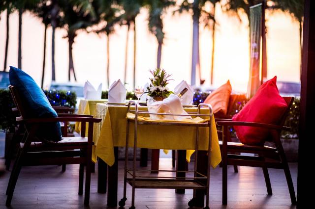 Kombinace - Sea Breeze Resort ***, Pattaya, Bangkok Palace Hote