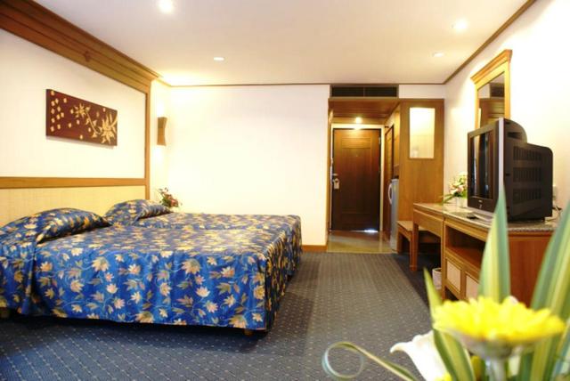 Kombinace - Royal Twins Pattaya ***+, Pattaya, Bangkok Palace H