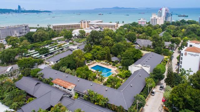 Kombinace - Sunshine Garden ***, Pattaya, Bangkok Palace Hotel 