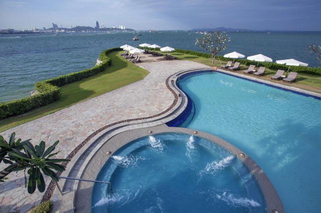 Kombinace - Dusit Thani Pattaya *****, Bangkok Palace Hotel ***