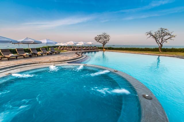 Kombinace - Dusit Thani Pattaya *****, Bangkok Palace Hotel ***