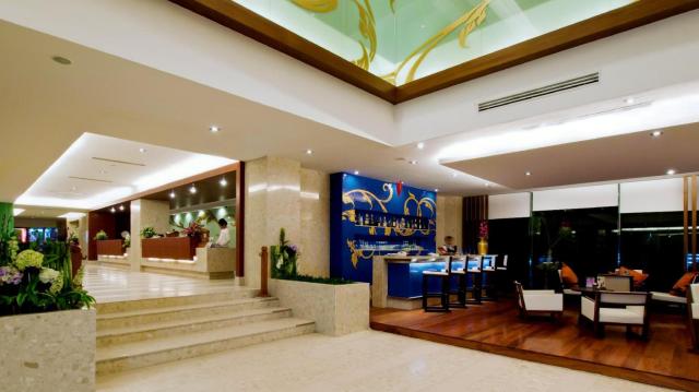 Kombinace - Grand Jomtien Palace ***+, Pattaya, Bangkok Palace 