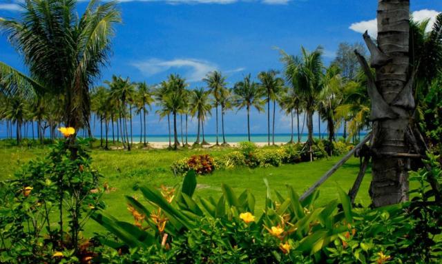 Kombinace - Andamania Khaolak Beach Resort ***, Bangkok Palace 
