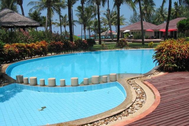 Kombinace - Andamania Khaolak Beach Resort ***, Bangkok Palace 