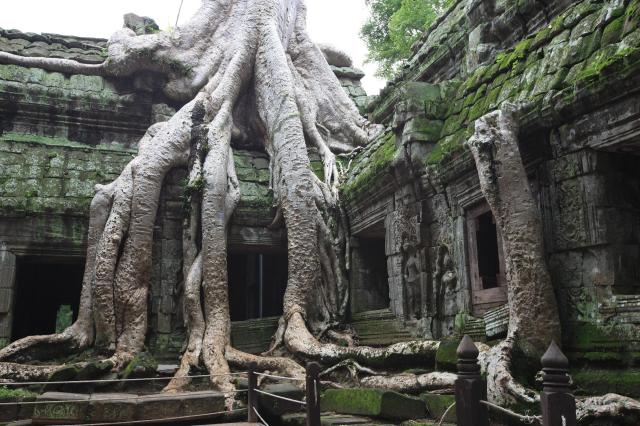 Tajuplný Angkor Wat s odpočinkom na plážach v Thajsku