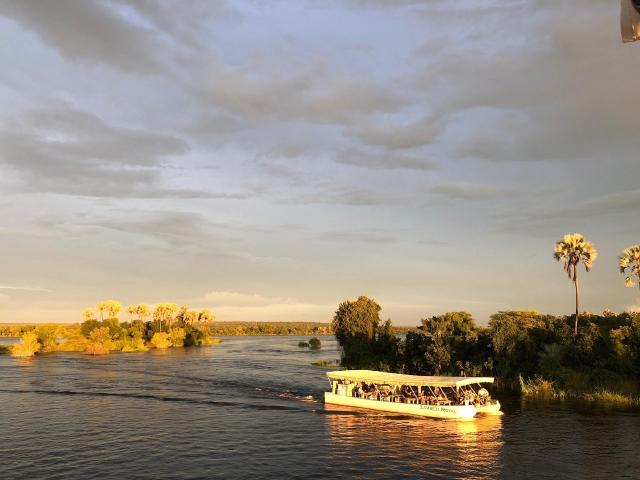 Cape Town & Victoria Falls & safari v rezervácii Matusadona