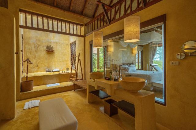 Kombinace - High Season Pool Villas **** - pláž Klong Chao, San