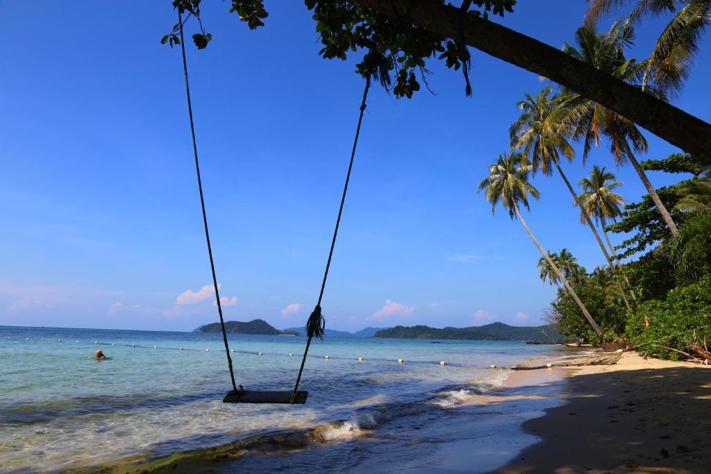 Kombinace - White Sand Beach ***, Koh Mak, unknown, Bangkok Pal