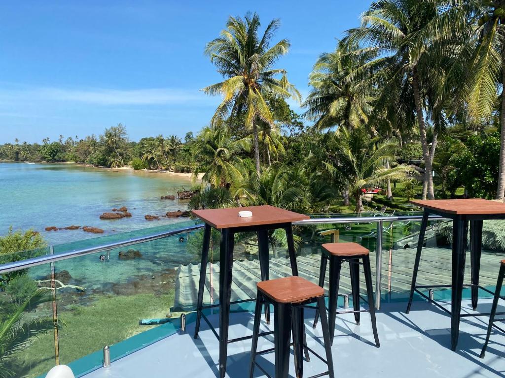 Kombinace - White Sand Beach ***, Koh Mak, unknown, Bangkok Pal