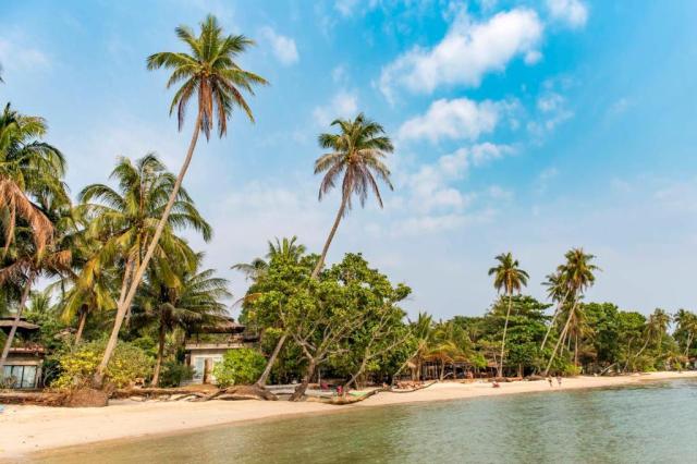 Kombinace - White Sand Beach ***, Koh Mak, unknown, Bangkok Pal