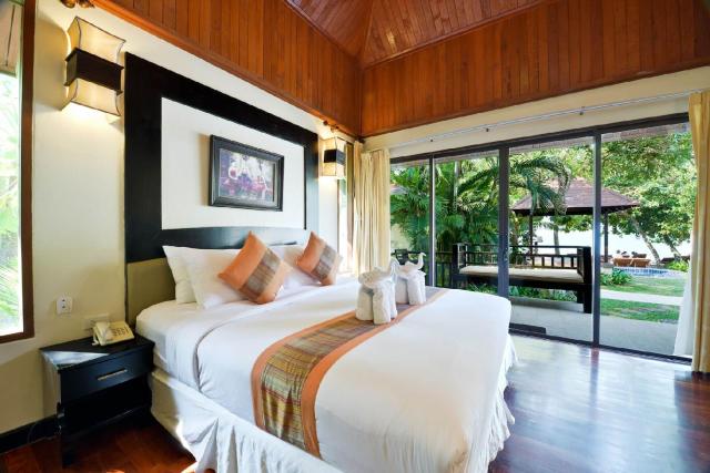 Kombinace - Kacha Resort ***+, Ko Chang, Bangkok Palace Hotel *