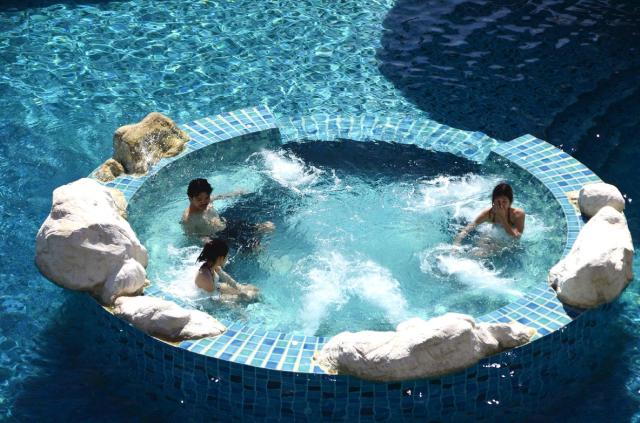 Kombinace - Kacha Resort ***+, Ko Chang, Bangkok Palace Hotel *