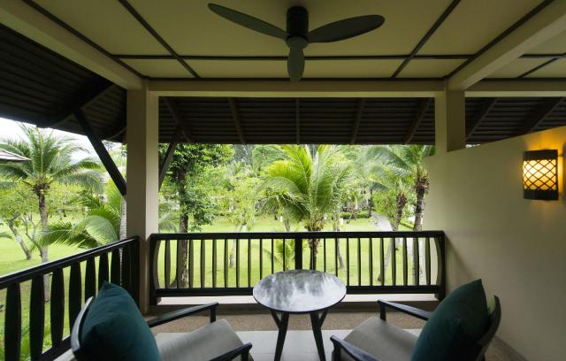 Kombinace - Layana Resort *****, Ko Lanta, Bangkok Palace Hotel