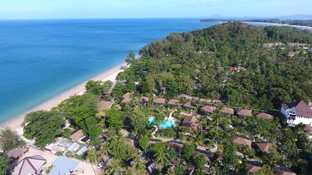 Kombinace - Lanta Sand Resort ****, Ko Lanta, Bangkok Palace Ho