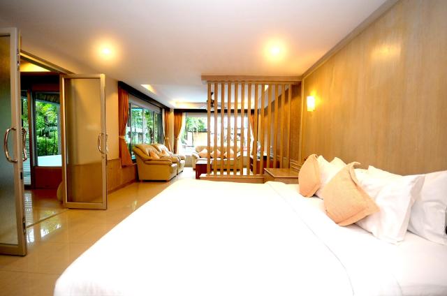 Kombinace - Lanta Sand Resort ****, Ko Lanta, Bangkok Palace Ho
