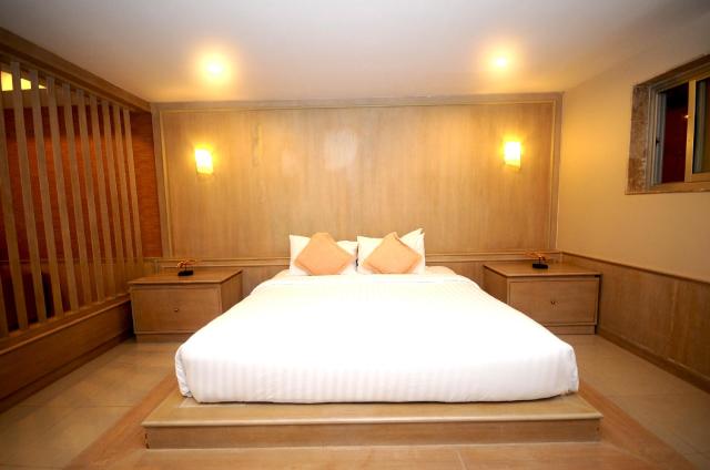 Kombinace - Lanta Sand Resort ****, Ko Lanta, Bangkok Palace Ho