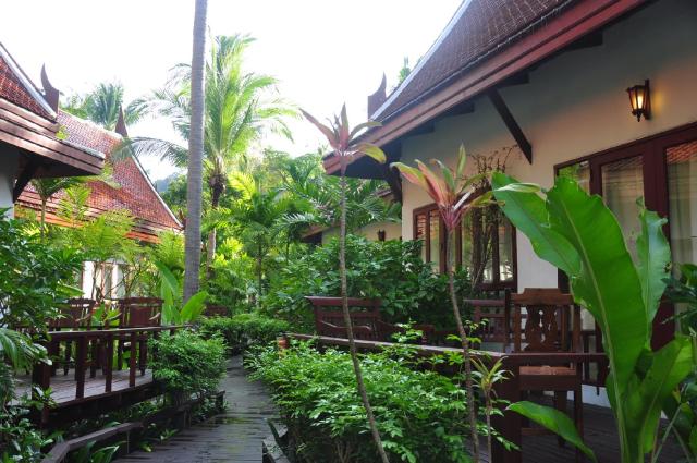 Kombinace - Royal Lanta Resort ***, Ko Lanta, Bangkok Palace Ho