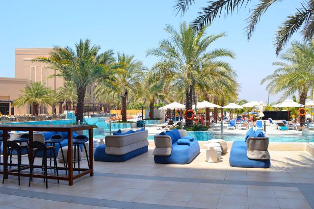 Posedenie v Doubletree by Hilton Resort & Spa Marjan Island
