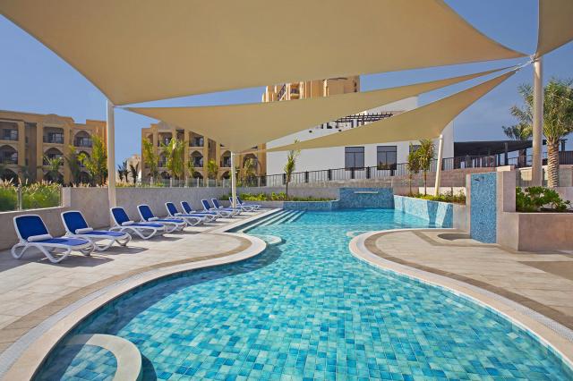 Bazén v Doubletree by Hilton Resort & Spa Marjan Island