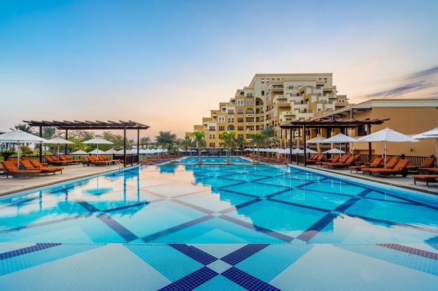 Bazén v hoteli Rixos Bab Al Bahr