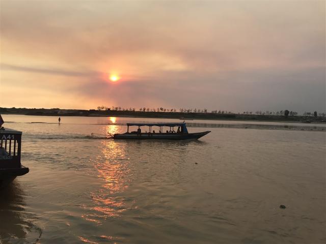 Vietnam - Kambodža - loď
