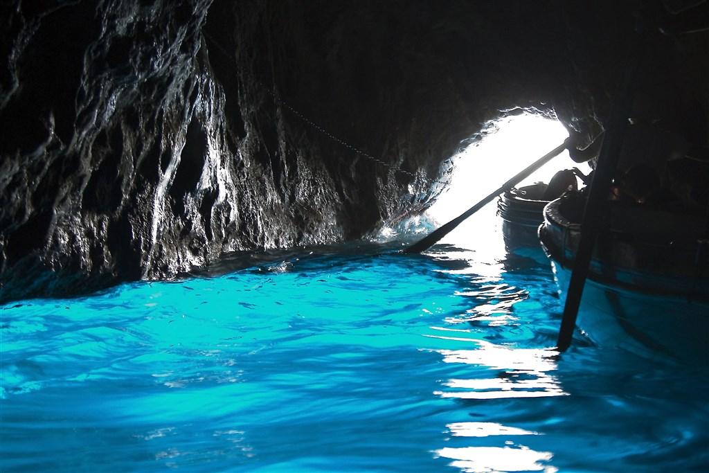 Capri a Vezuv za víkend - jaskyňa