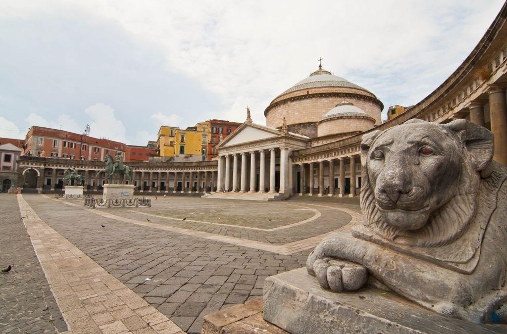 Piazza plebiscito, Neapol, poznávací zájazd, Taliansko
