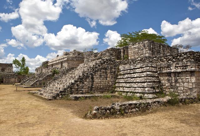 Pozostatky pyramíd, Ek Balam