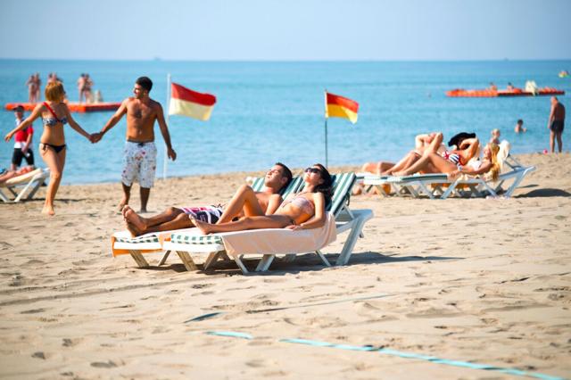 Pláž v Limak Atlantis Deluxe Hotel & Resort