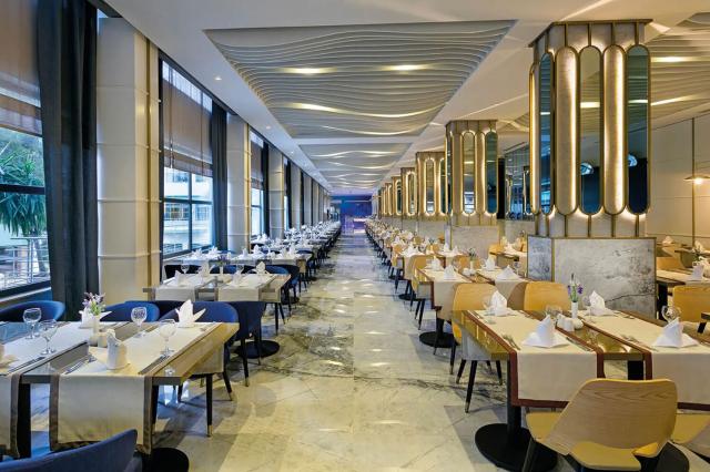 Reštaurácia v Limak Atlantis Deluxe Hotel & Resort