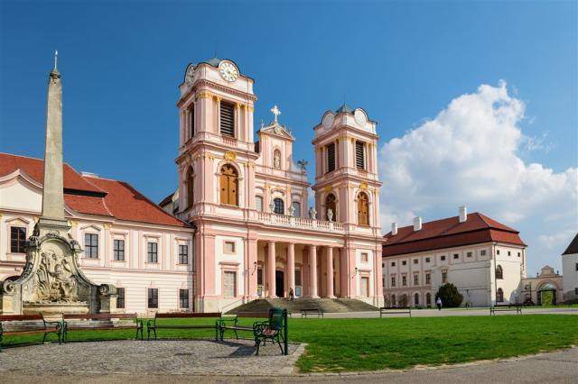 Marhuľové slávnosti - pamiatky