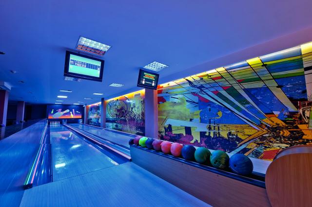 Bowling v Side Star Resort