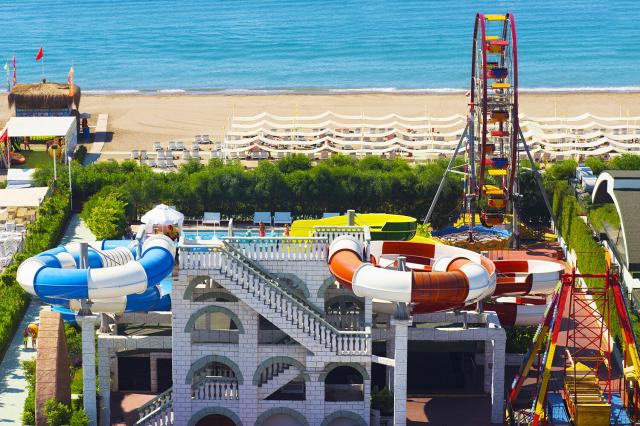 Pohľad na Lunapark a aquapark v hoteli Delphin Imperial