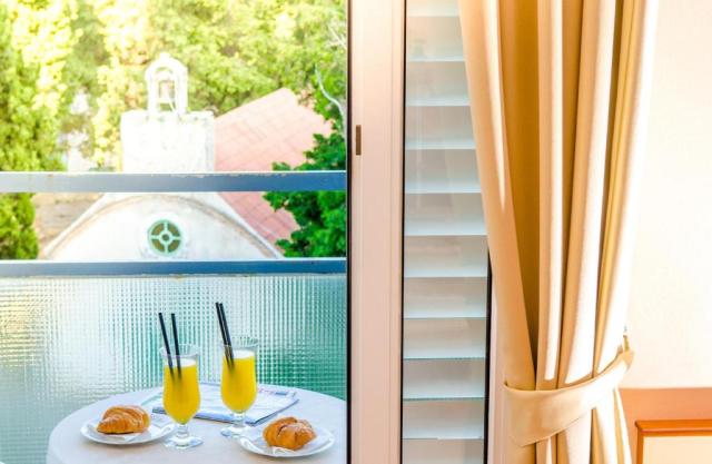 Dvojlôžková izba štandard s možnosťou prístelky (orientácia par