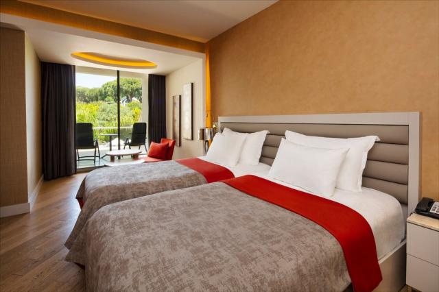 Terrace Family Suite Land View
