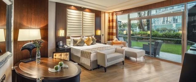 Family Corner Suite s jacuzzi