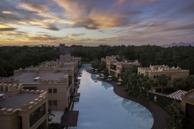 Legendary Pool Suite, výhľad do záhrady alebo na bazén